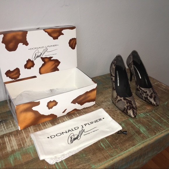 Donald J Pliner Python Heels - Picture 3 of 12